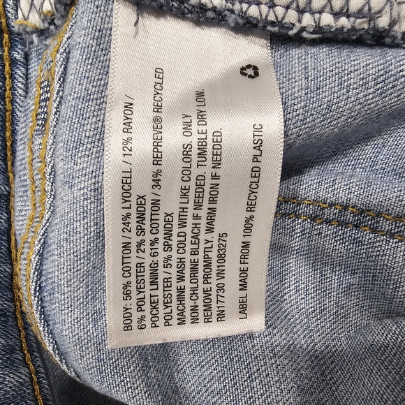 Universal Thread, Mid Rise Skinny Jean size 8/29 - Picture 4 of 4